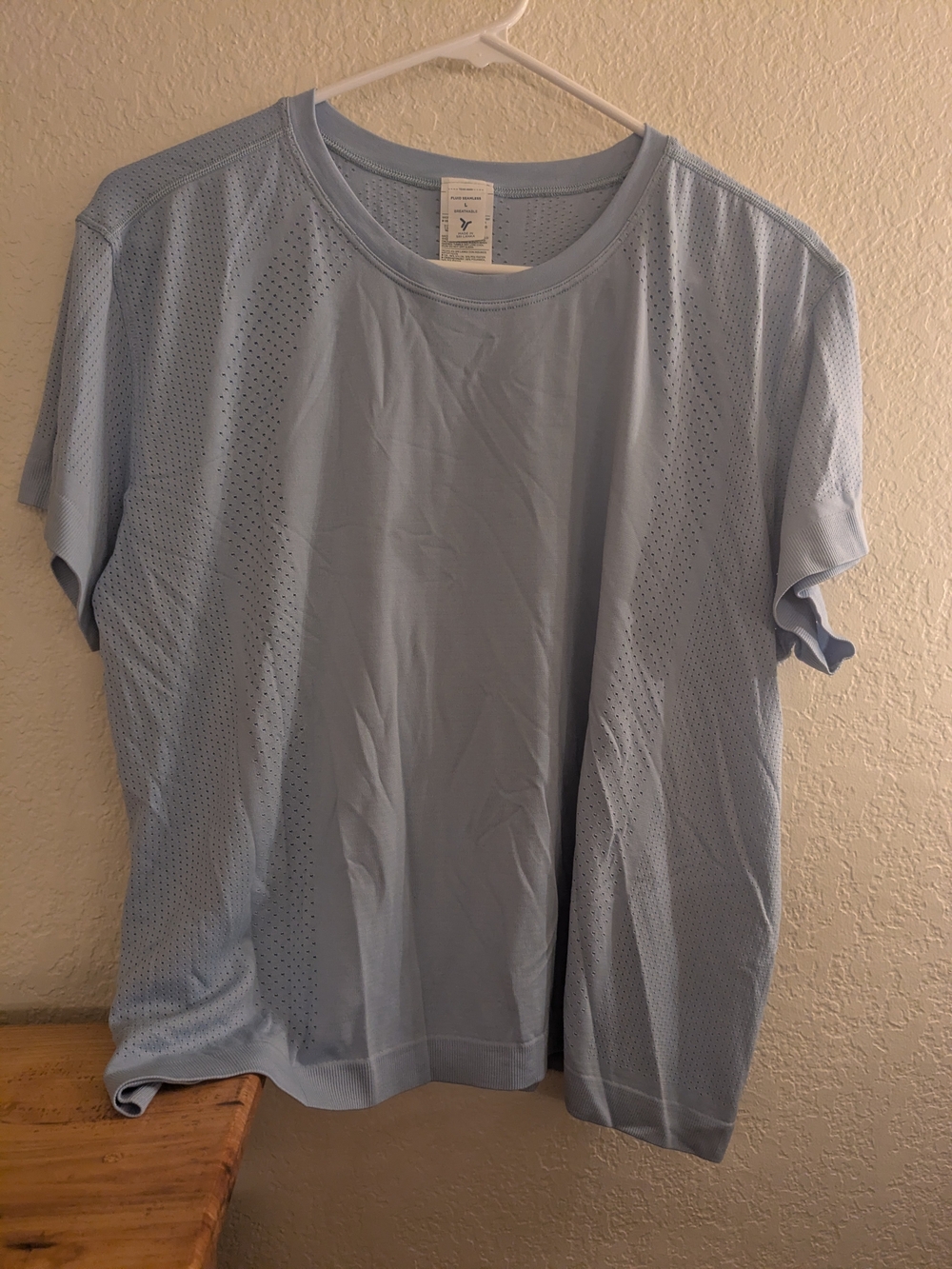 Old Navy Women's Breathable Workout Tee